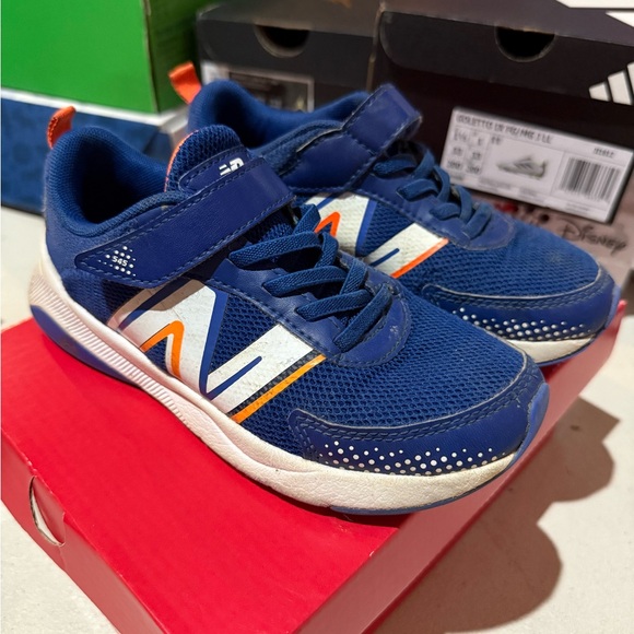 New Balance - Picture 1 of 1